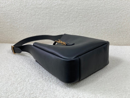 YSL Le 5 A 7 Supple Small Grained Leather Black 23 x 22 x 8.5cm